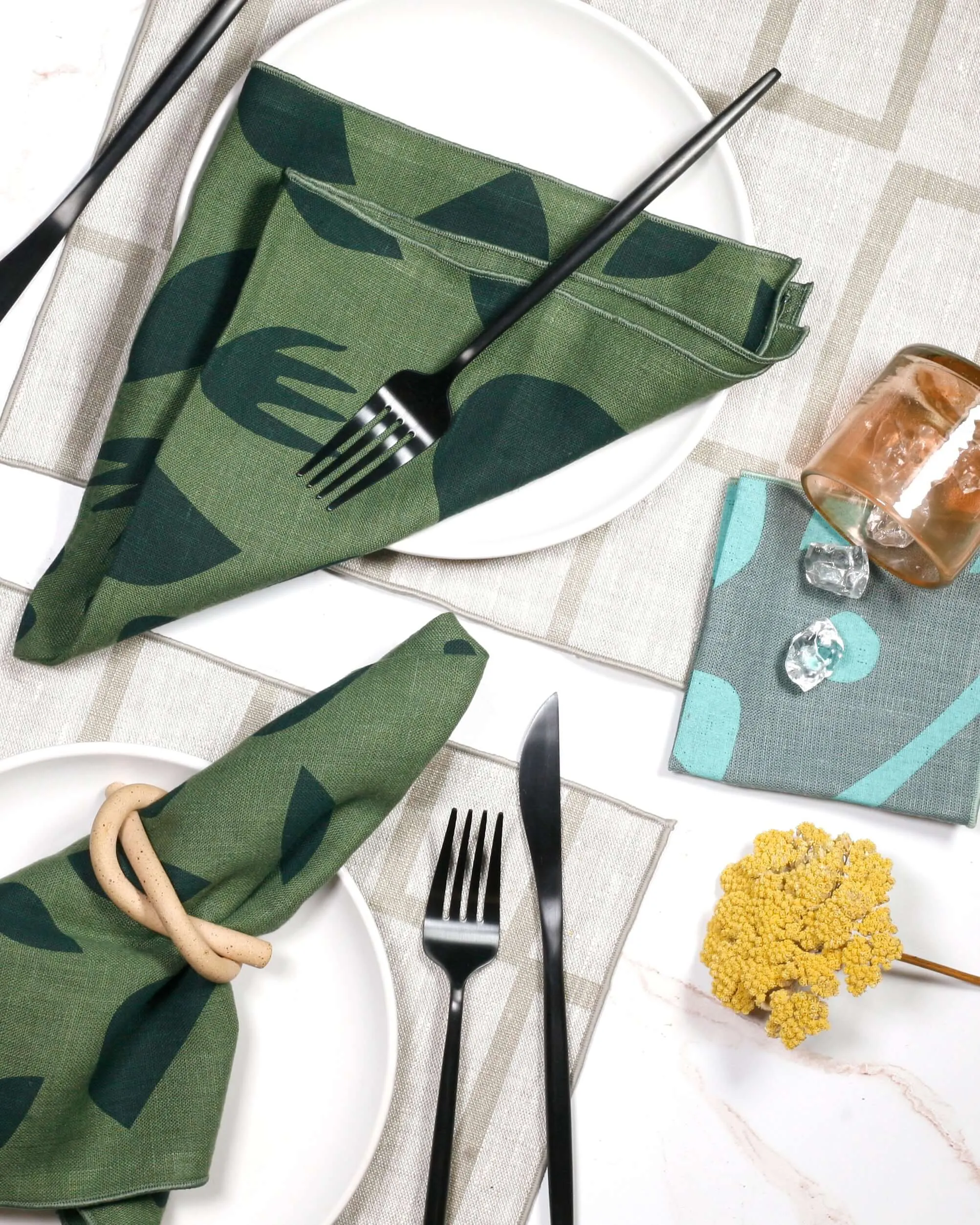 100% Linen Handmade 'Decon Floral' Dinner Napkins, Set of 2 by Willow Ship